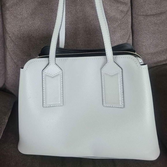 Marc Jacob Editor Leather Tote Purse - Picture 5 of 9